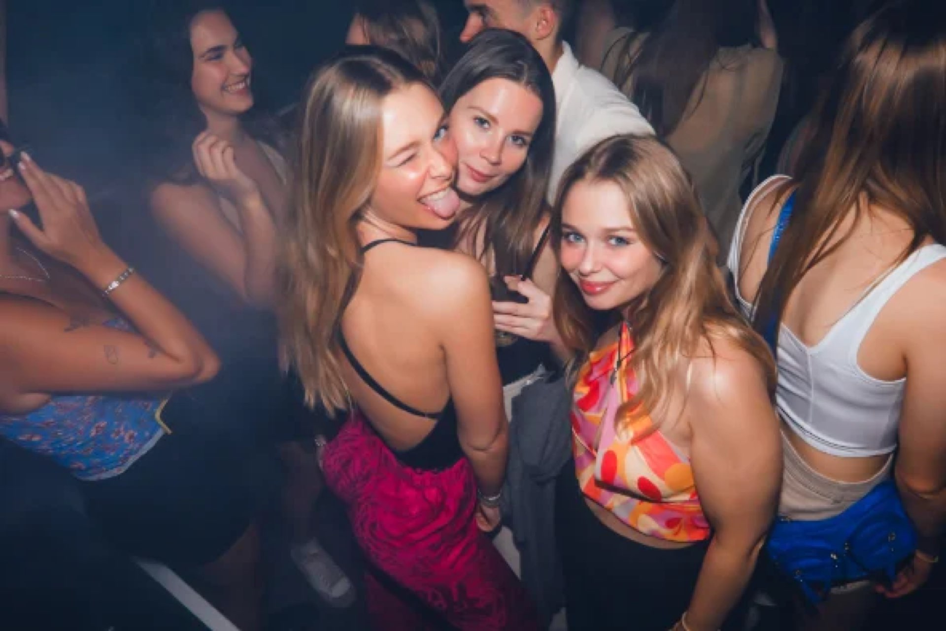 Moving abroad alone: build your crew in two weeks